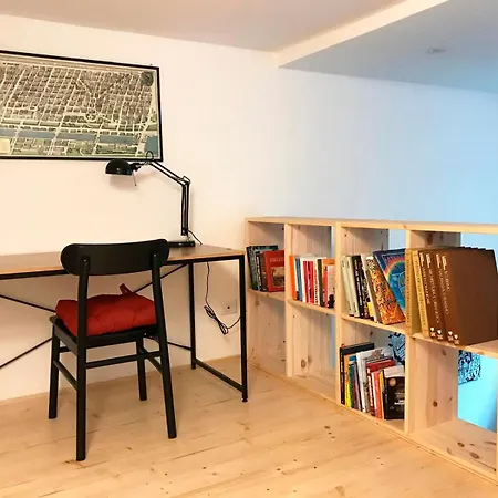 Apartment Cozy In In Area *